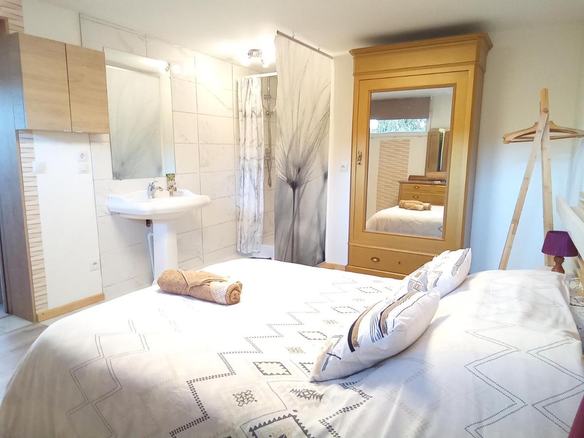 Logement De Charme Coinches ภายนอก รูปภาพ