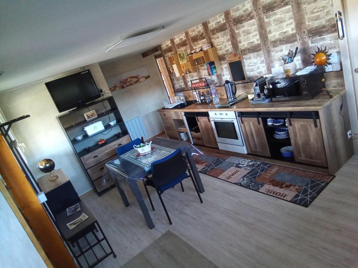 Logement De Charme Coinches ภายนอก รูปภาพ